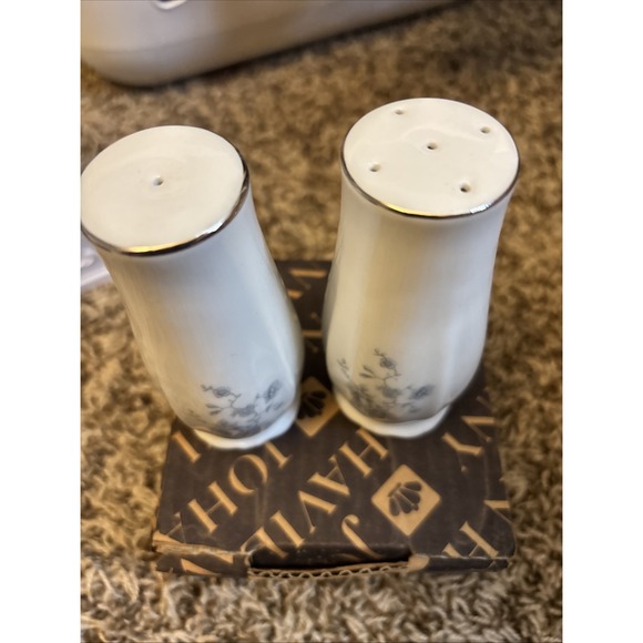 JOHANN HAVILAND Blue Garland Bavarian Backstamp Salt & Pepper Shakers - Picture 2 of 5